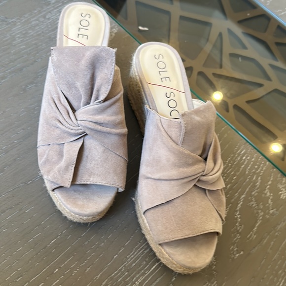 Sandals - Picture 2 of 3